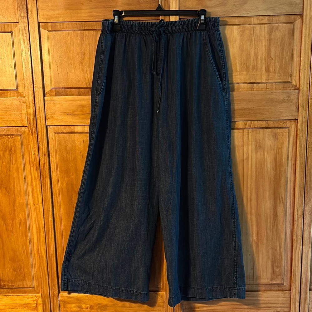 Karen Kane denim tencel/ denim crop Wide-Leg Pants